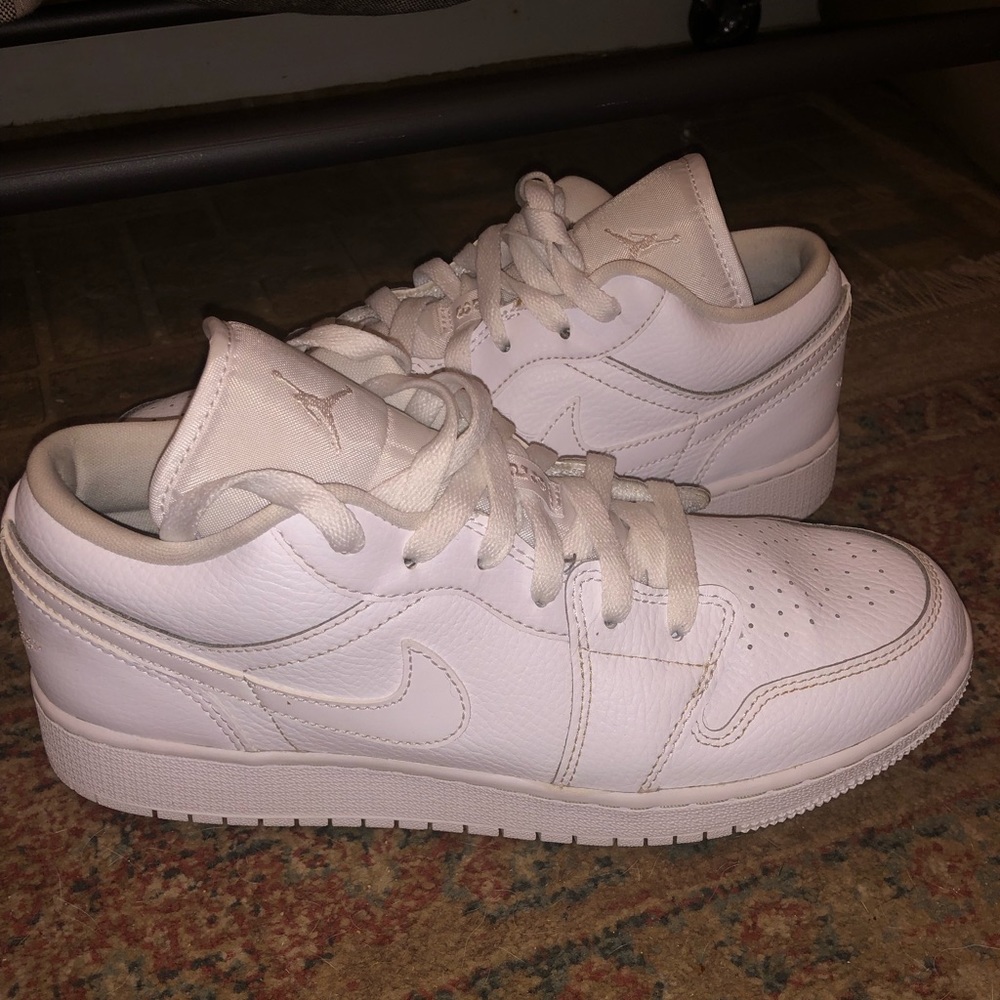 White Nike Jordan’s